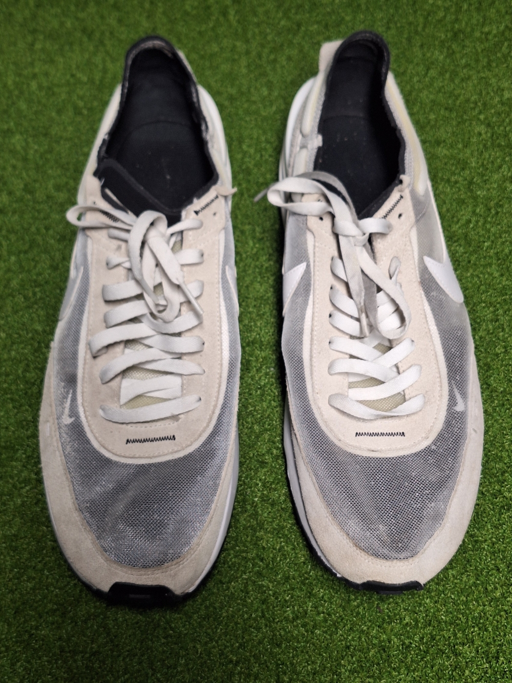 Nike Men’s Grey/White Low-Top Running Shoes - Picture 4 of 8